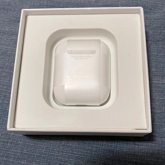 Apple AirPods 2nd - Picture 2 of 5